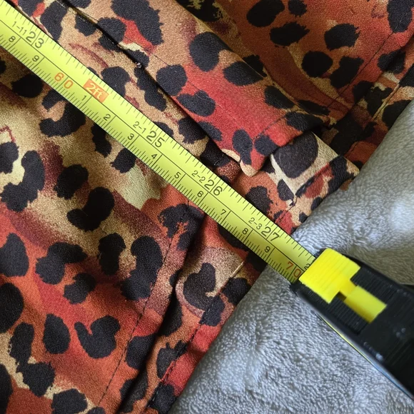 Studio 1940 Leopard Print Sleeveless Crinkle,Pleated Plus Size Blouse Size 18-20 - Picture 8 of 10